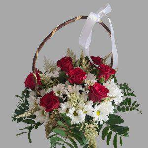 Sepette Papatya ve Gül